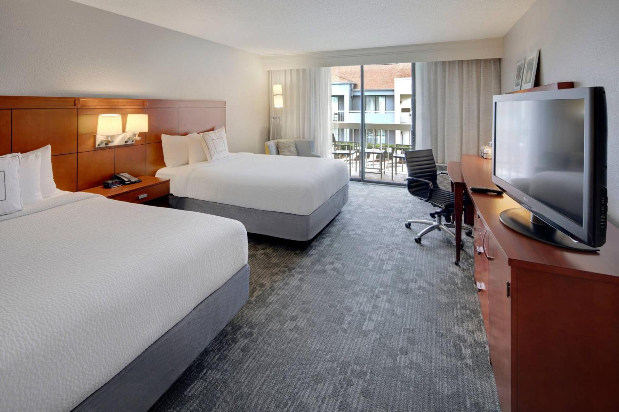 Courtyard By Marriott Atlanta Windy Hill/Ballpark Smyrna Exterior photo