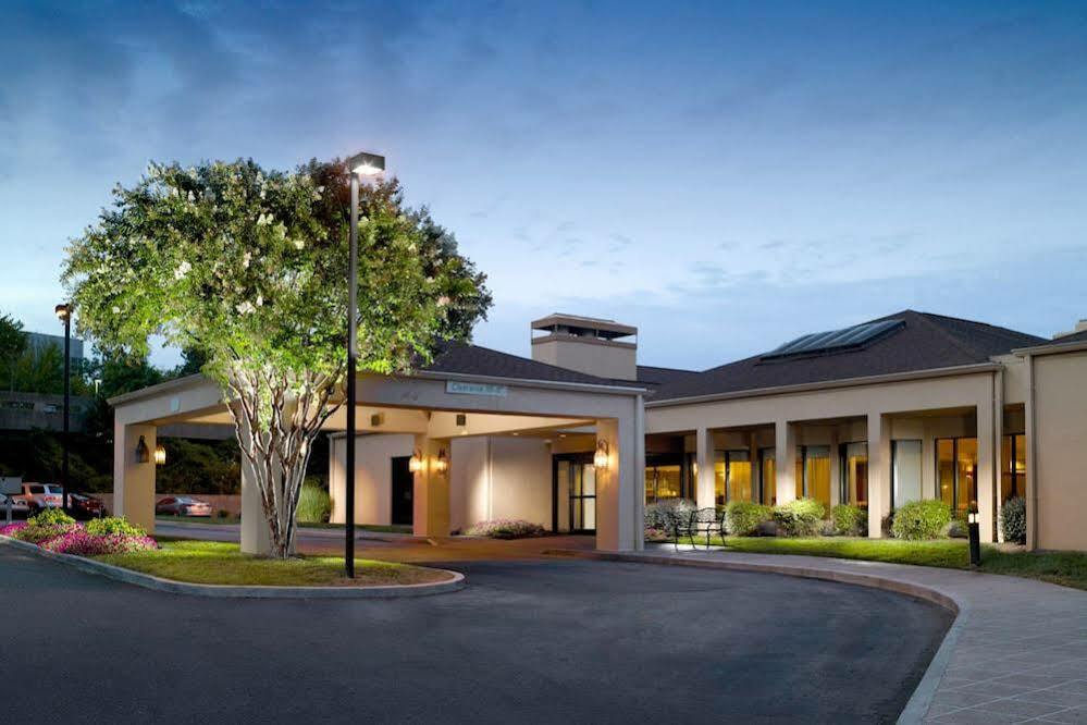 Courtyard By Marriott Atlanta Windy Hill/Ballpark Smyrna Exterior photo