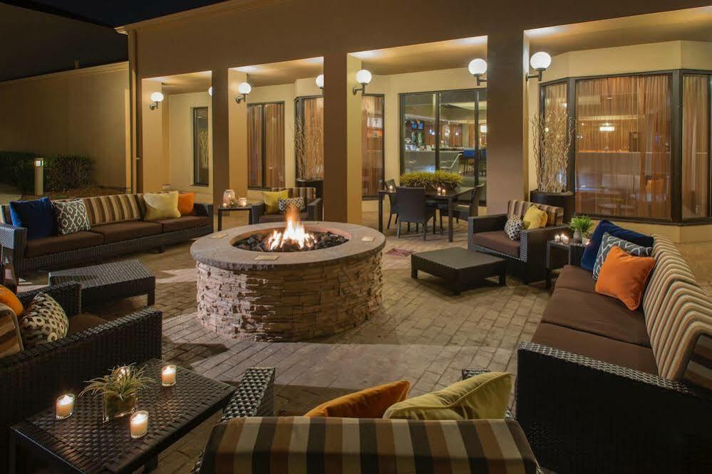Courtyard By Marriott Atlanta Windy Hill/Ballpark Smyrna Exterior photo